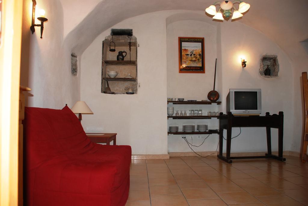 Les Jardins Du Mas Evesque Bed and Breakfast Rousson  Habitación foto