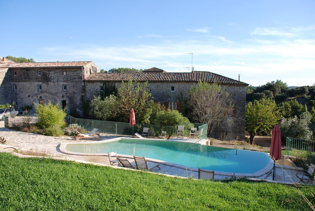Les Jardins Du Mas Evesque Bed and Breakfast Rousson  Habitación foto