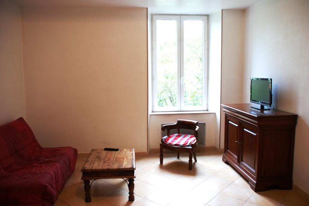 Les Jardins Du Mas Evesque Bed and Breakfast Rousson  Habitación foto