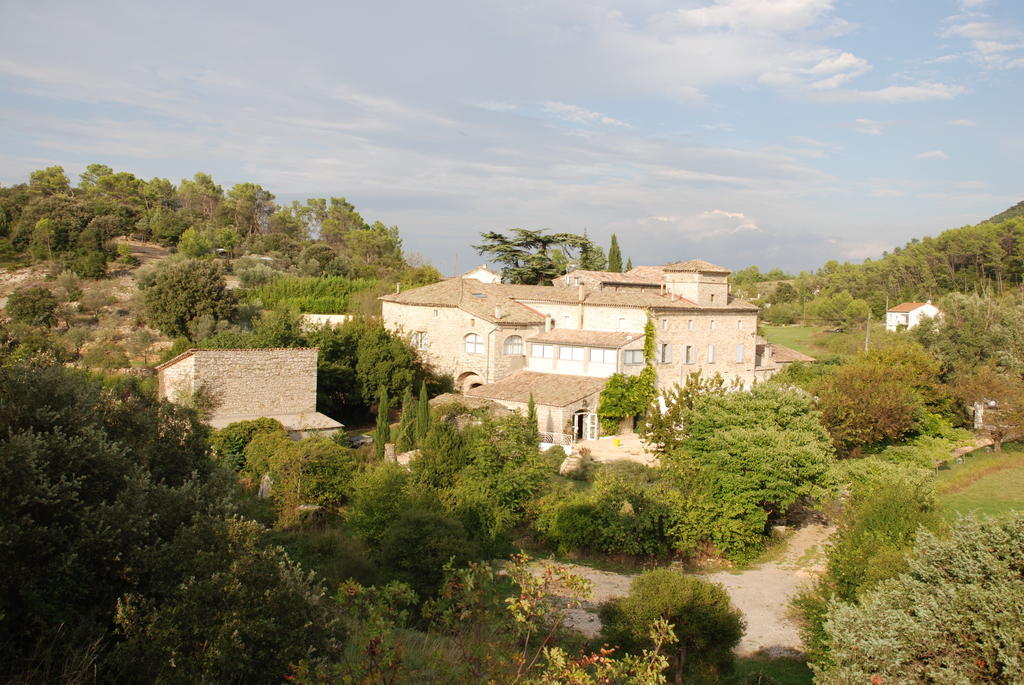 Les Jardins Du Mas Evesque Bed and Breakfast Rousson  Habitación foto